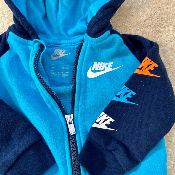 ••Nike Zip Front Hooded Coverall - Picture 2 of 4